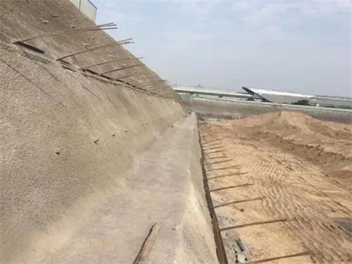 曲麻莱河道边坡加固